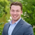 BRAYDEN THOMAS Associate Wealth Advisor